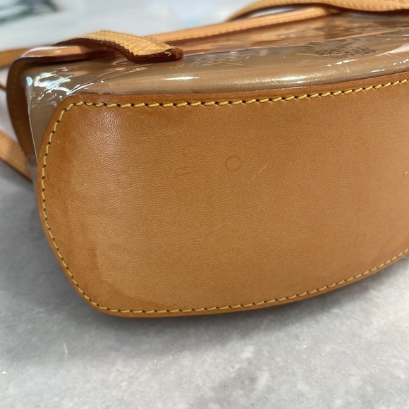 LOUIS VUITTON NOISETTE MONOGRAM VERNIS BISCAYNE BAY Shoulder Bag France 2005 - Picture 9 of 17